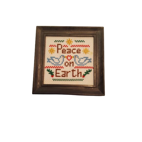 Vintage crossstitch Christmas classics lot of 3 wall hangings Peace Stocking Rei - Picture 5 of 9